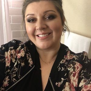 Meet your Posher, Stephanie